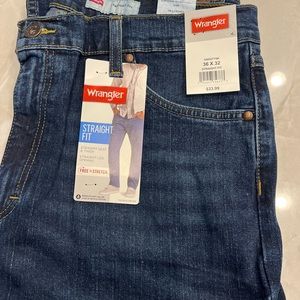 Mens Wrangler Jeans, 36 x 32, Straight Fit. NWT